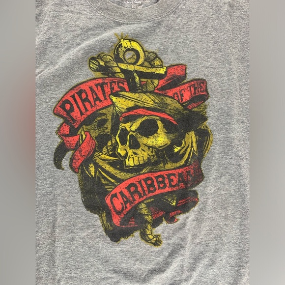 VNTG Disney‎ Parks WDW Pirates of the Caribbean Hanes Gray Cotton T-Shirt Large - Picture 3 of 6